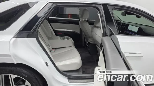 Hyundai Grandeur GN7 — Фото автомобиля 12