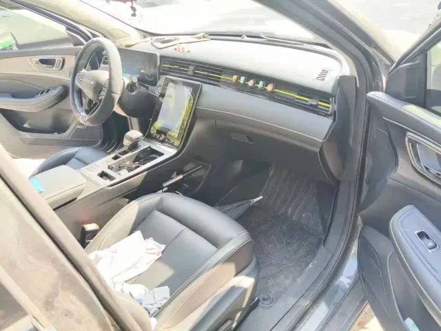 Roewe RX5 — Фото автомобиля 13