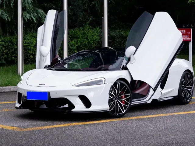 Фотография автомобиля — McLaren GT