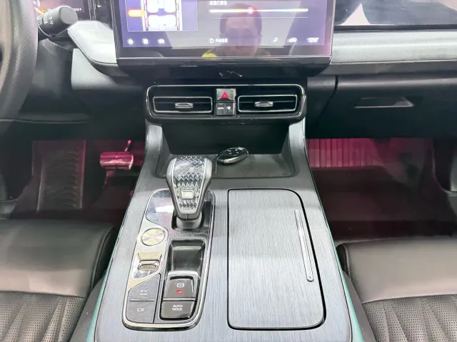 GAC Trumpchi GS8 — Фото автомобиля 14