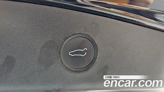 Tesla Model 3 — Фото автомобиля 22
