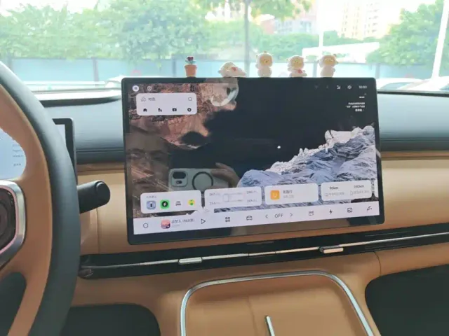 Geely Galaxy Starship 7 EM-i — Фото автомобиля 8