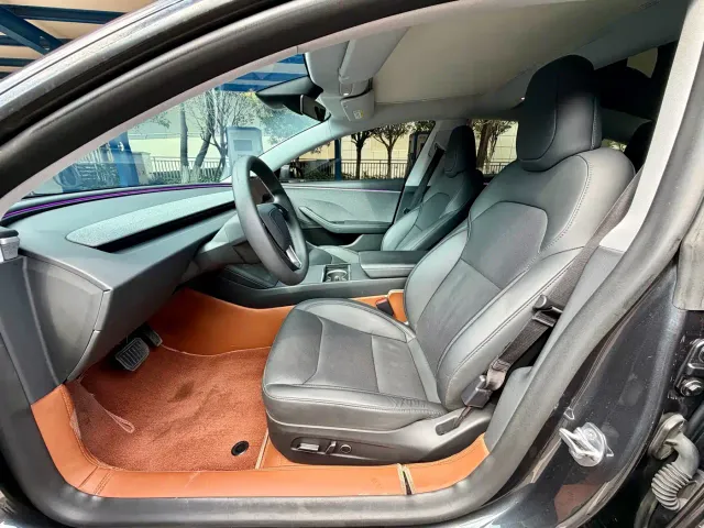 Tesla Model 3 — Фото автомобиля 9