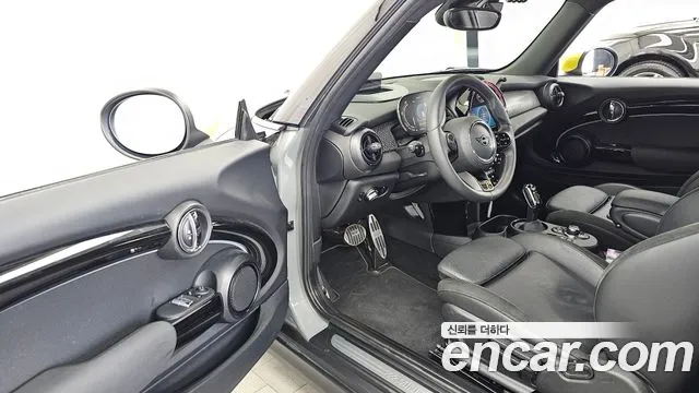 MINI Cooper Cooper Electric — Фото автомобиля 10