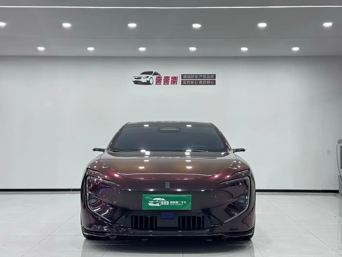 Avatr Avatr 12 2023 650 Triple Laser 4WD GT Edition — Фото автомобиля 2