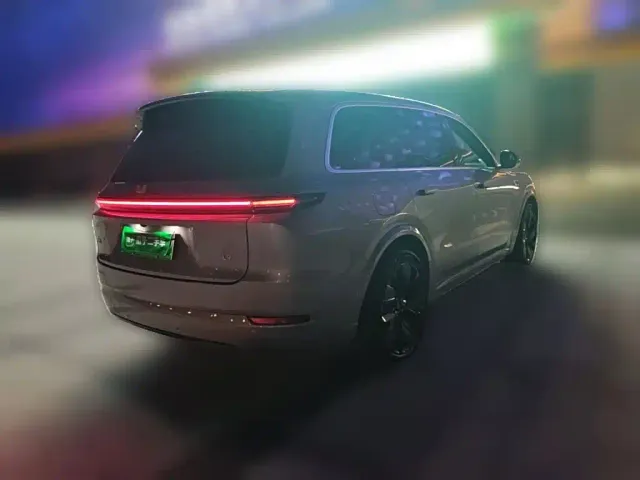Li Auto L9 — Фото автомобиля 4