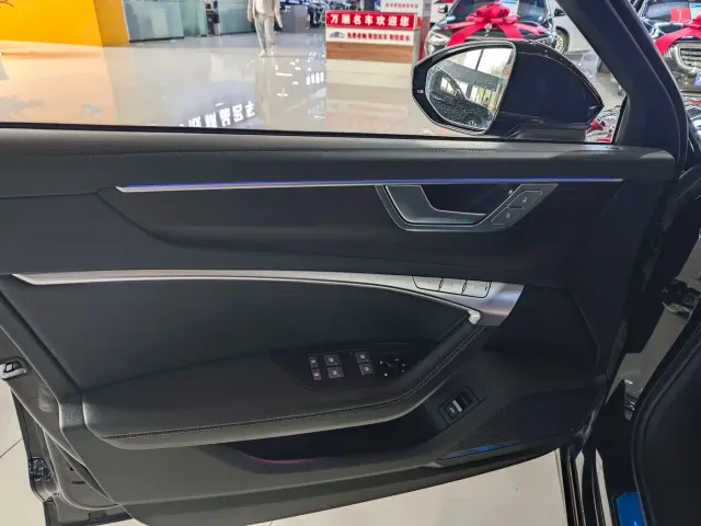Audi A6L — Фото автомобиля 17