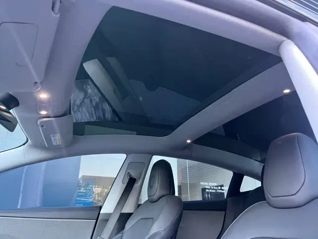 Tesla Model 3 — Фото автомобиля 13