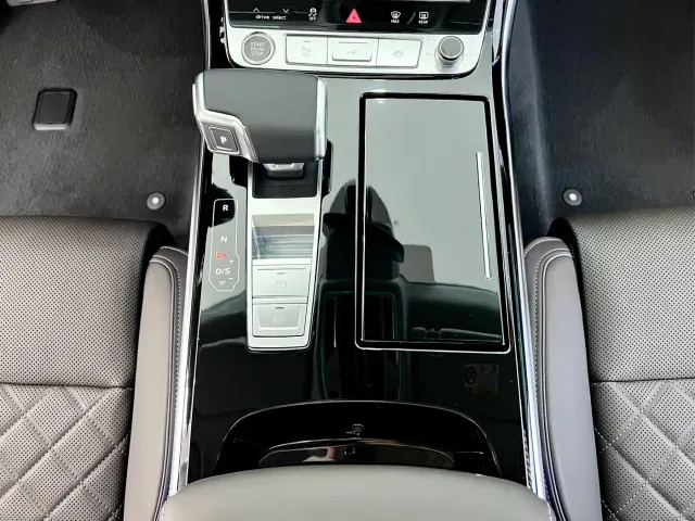 Audi A8 — Фото автомобиля 18