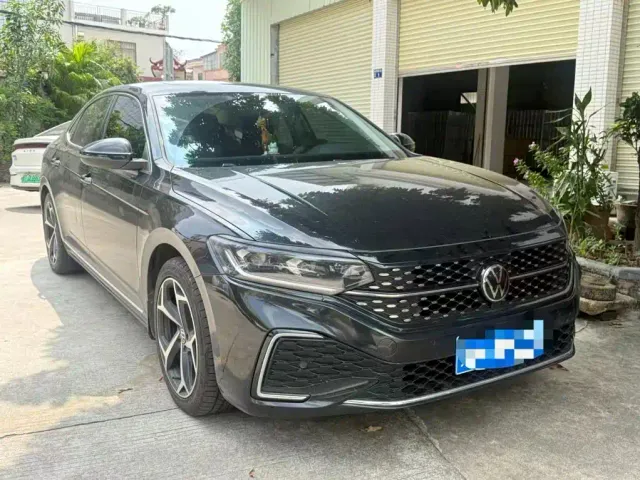 Volkswagen Passat — Фото автомобиля 3