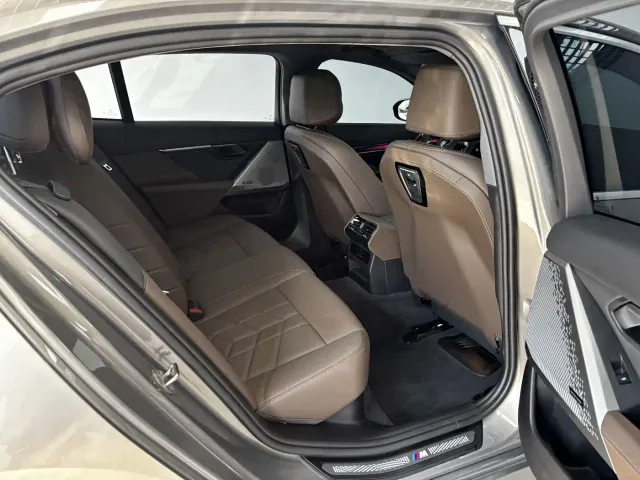 BMW 5 Series — Фото автомобиля 23