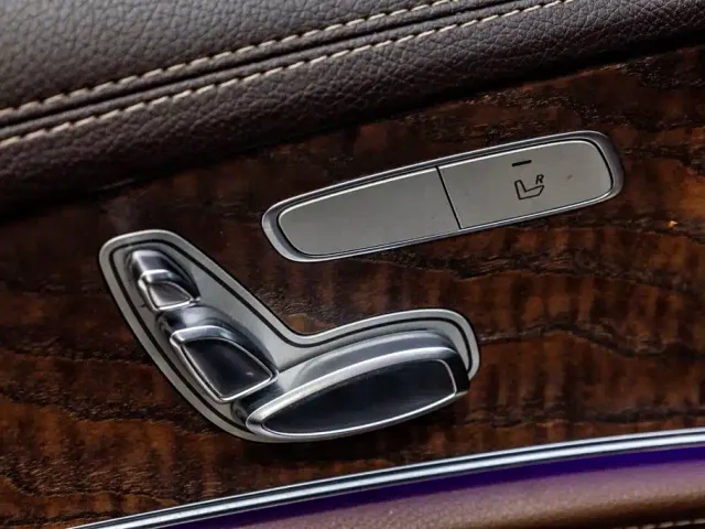 Mercedes-Benz E-Class — Фото автомобиля 11