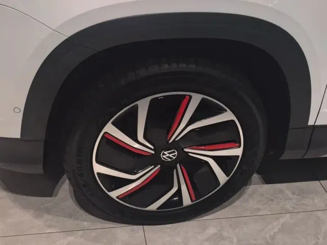 Volkswagen Tharu — Фото автомобиля 4
