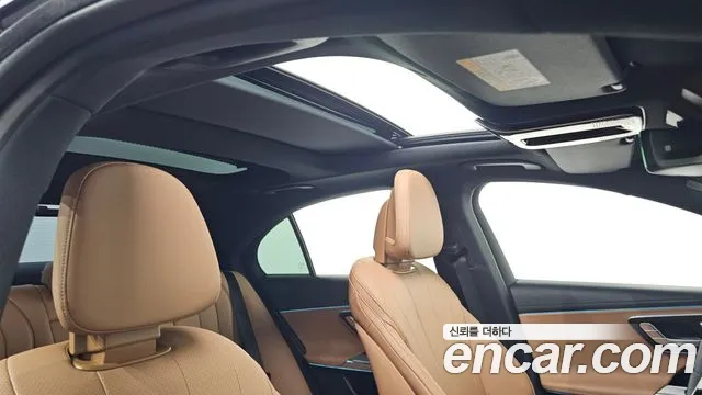 Mercedes-Benz E-Class — Фото автомобиля 18