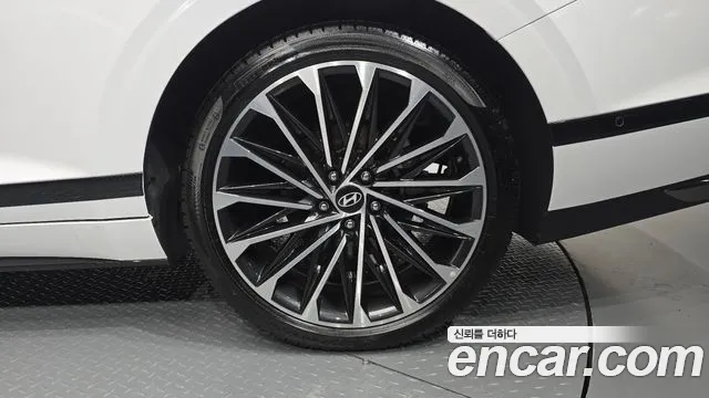 Hyundai Grandeur GN7 — Фото автомобиля 6
