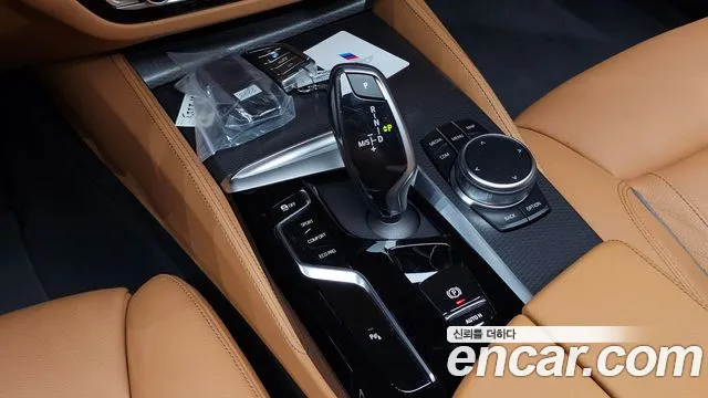 BMW 5 Series G30 — Фото автомобиля 12
