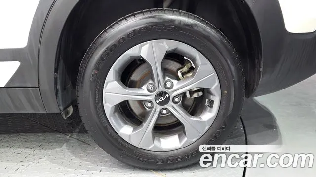 Kia Seltos — Фото автомобиля 6