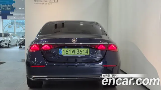 Mercedes-Benz E-Class — Фото автомобиля 17