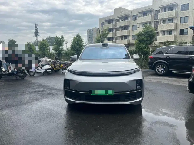 Li Auto L9 — Фото автомобиля 2