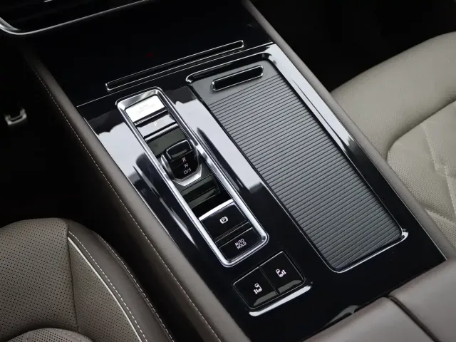 Volkswagen Viloran 2023 Facelift 380TSI Premium Edition — Фото автомобиля 24
