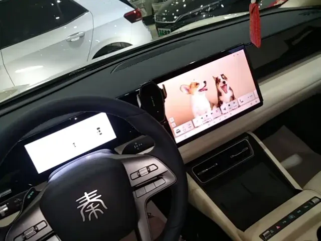 BYD Qin L — Фото автомобиля 13