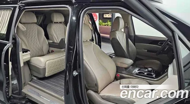Kia Carnival Generation 4 — Фото автомобиля 6
