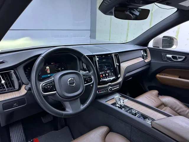 Volvo XC60 — Фото автомобиля 10