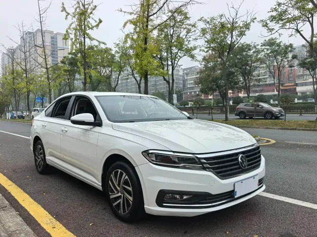 Volkswagen Lavida — Фото автомобиля 3