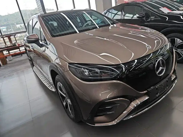 Mercedes-Benz EQE SUV — Фото автомобиля 3