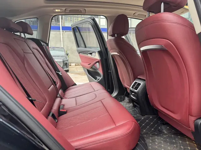 BMW iX3 — Фото автомобиля 14