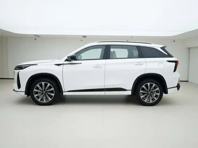 Changan CS75 Plus — Фото автомобиля 3
