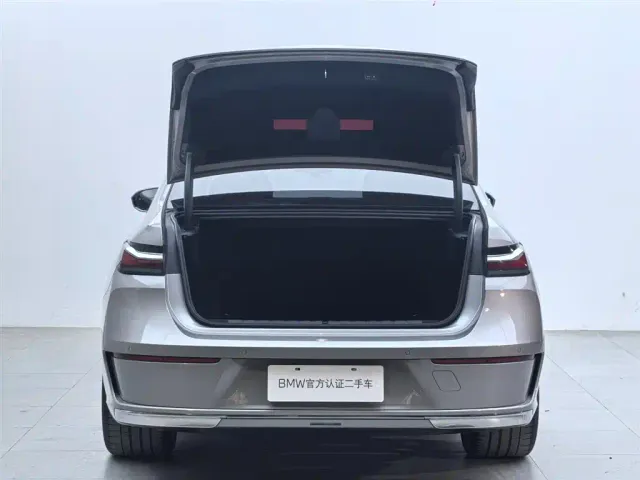 BMW 7 Series — Фото автомобиля 6
