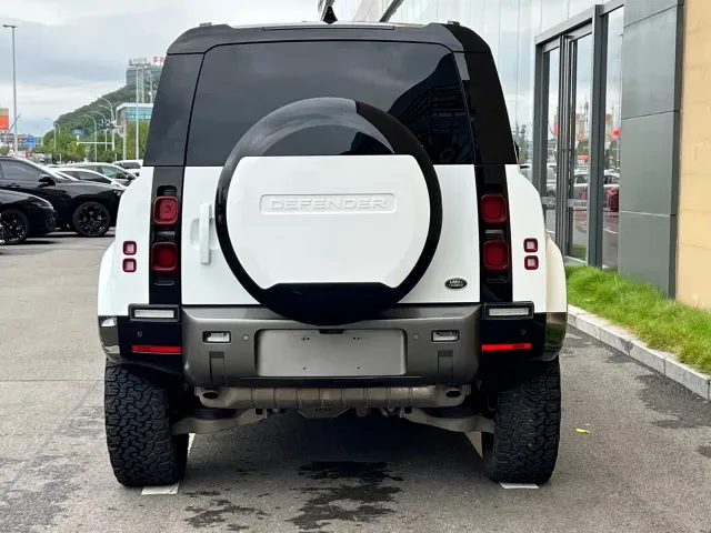 Land Rover Defender — Фото автомобиля 5