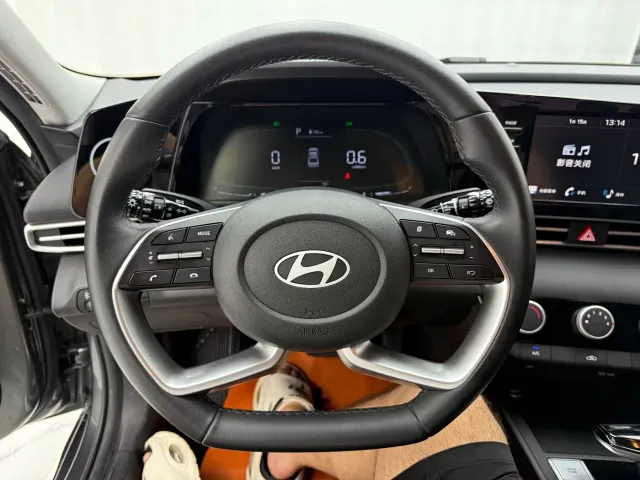Hyundai Elantra — Фото автомобиля 7