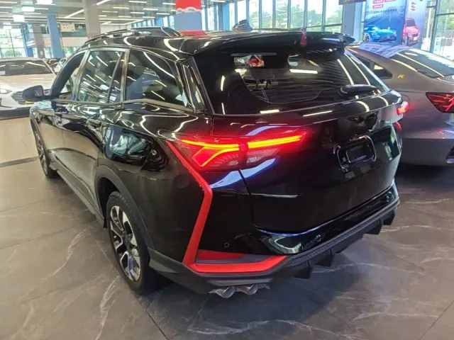 Dongfeng Aeolus Yixuan GS 2021 230T Auto Chasing Glory Samurai Edition — Фото автомобиля 4
