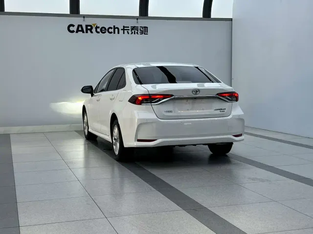 Toyota Corolla — Фото автомобиля 5