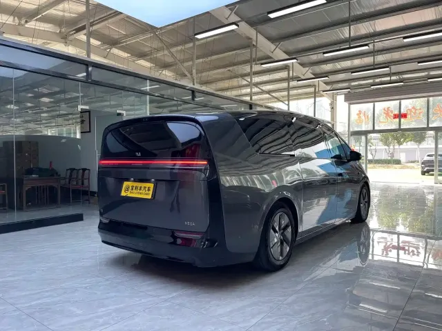 Li Auto Li Auto MEGA 2024 Ultra — Фото автомобиля 3