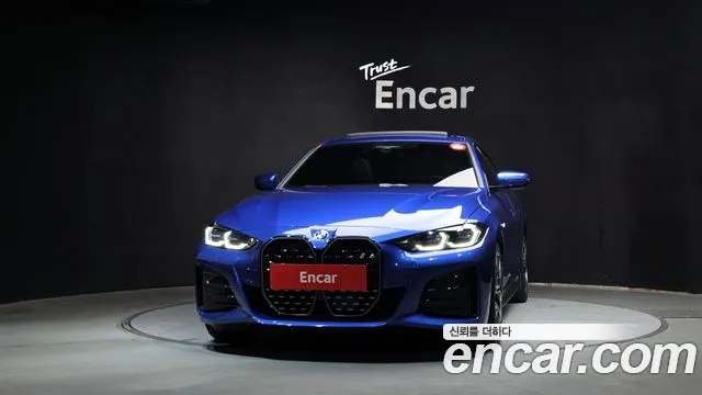 BMW i4 — Фото автомобиля 3