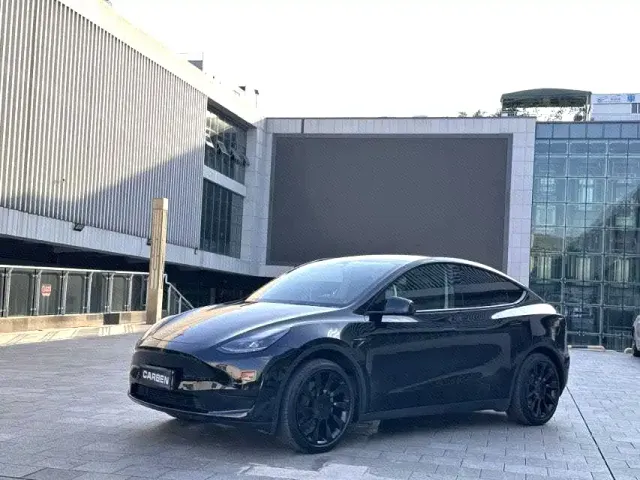 Фотография автомобиля — Tesla Model Y