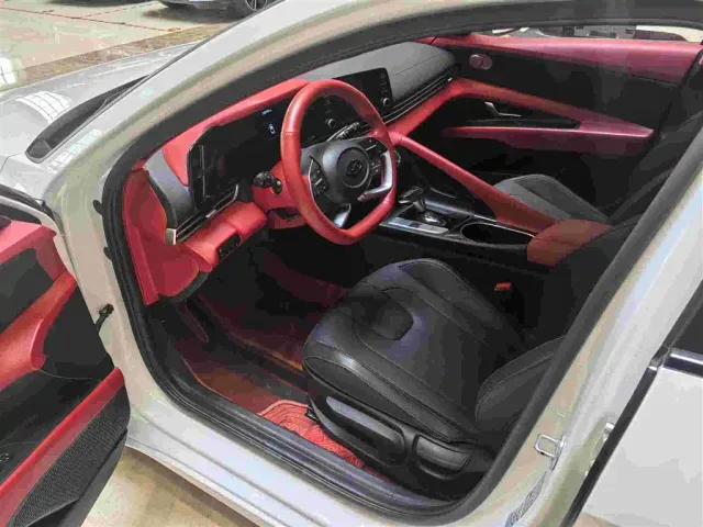 Hyundai Elantra — Фото автомобиля 5