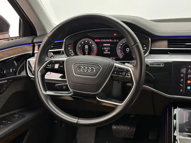 Audi A8 — Фото автомобиля 12