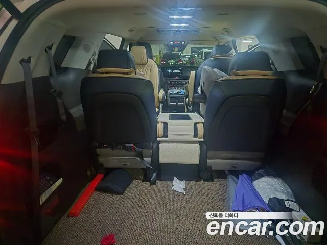 Kia Carnival Generation 4 — Фото автомобиля 8