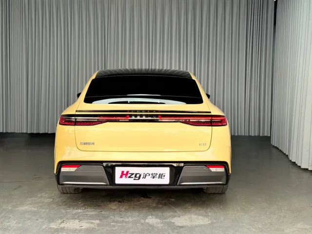 Geely Galaxy E8 — Фото автомобиля 7