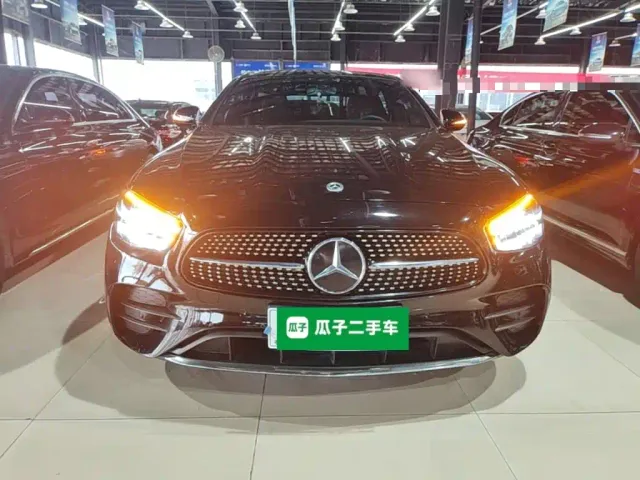 Mercedes-Benz E-Class — Фото автомобиля 2
