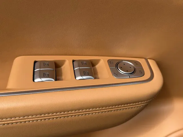 Li Auto ONE — Фото автомобиля 20