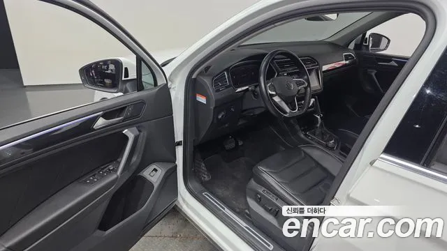 Volkswagen Tiguan Tiguan 2 поколение 2.0 TDI 4Motion Prestige — Фото автомобиля 10
