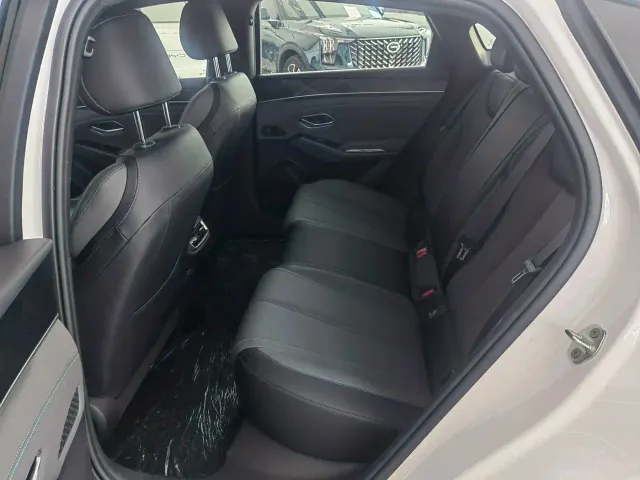 BYD Qin L — Фото автомобиля 10