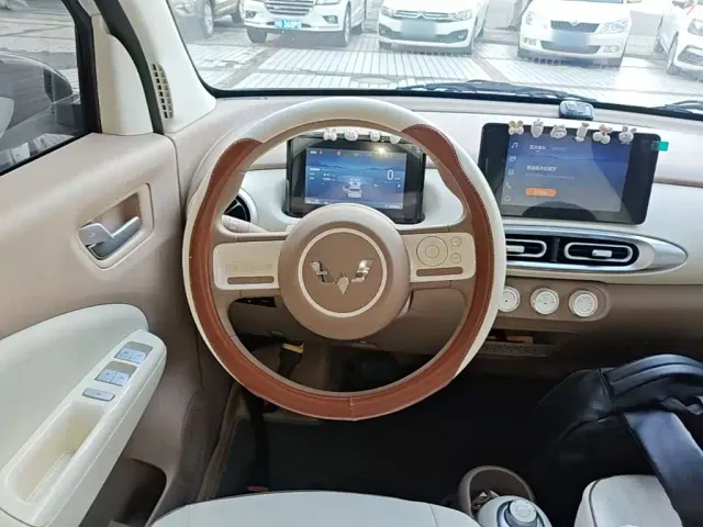Wuling Hongguang Mini EV — Фото автомобиля 10