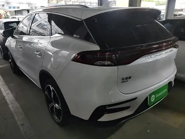 BYD Tang — Фото автомобиля 4