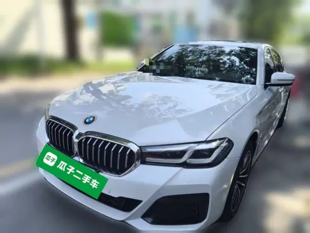 Фотография автомобиля — BMW 5 Series